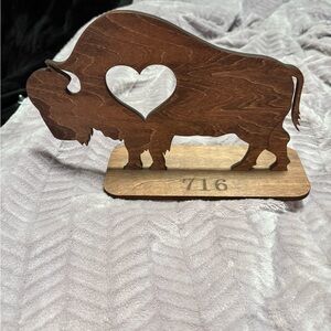 716 Wooden Buffalo Heart Decor